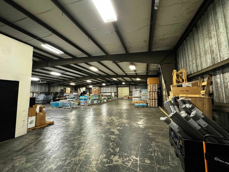 More Photos Of 2214 N Washington Blvd, Sarasota Warehouse For Lease