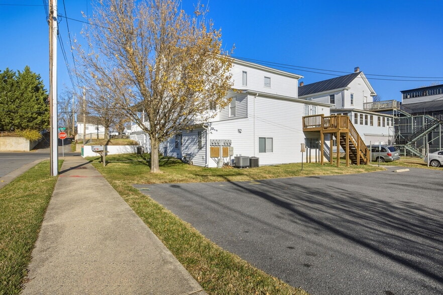 More Photos Of 600 E Main St, Waynesboro Apartments For Sale