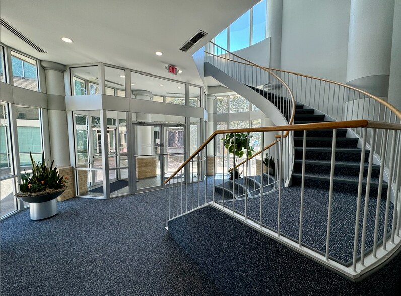 More Photos Of 6001-6077 W Interstate 20, Arlington Office For Lease