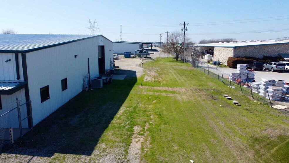 More Photos Of 13189 Harmon Rd, Fort Worth Warehouse For Sale