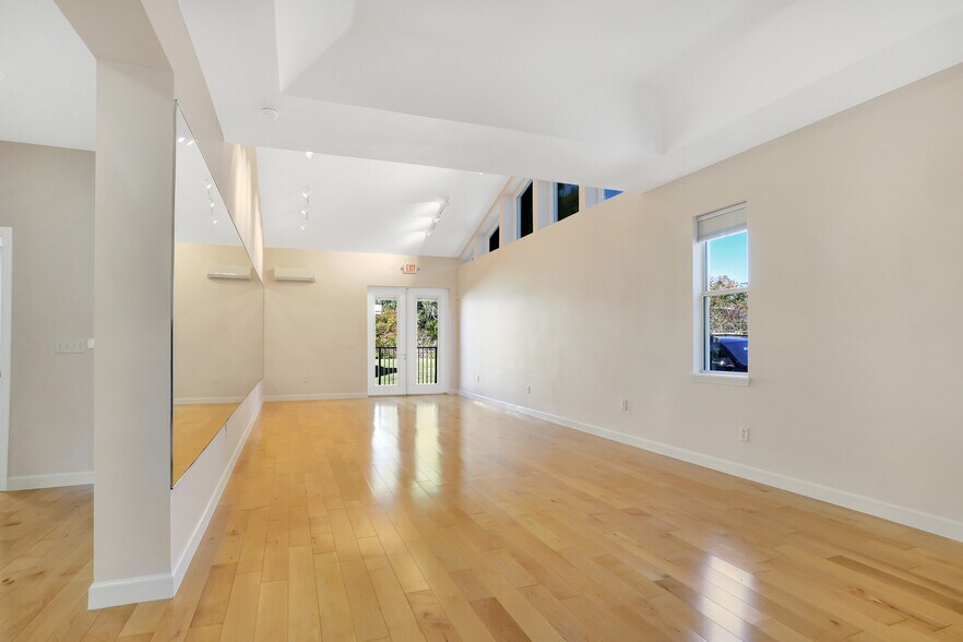 More Photos Of 311 S Main St, Winter Garden Office For Sale