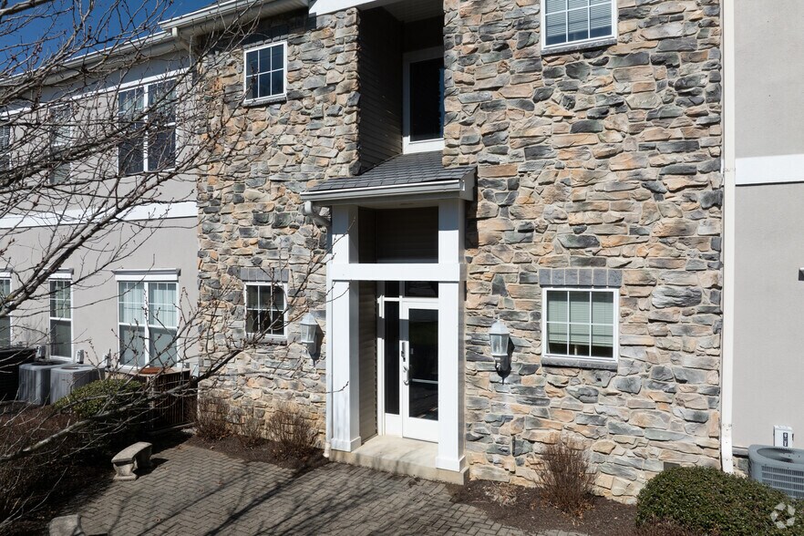 More Photos Of 1 Edgeview Dr, Hackettstown Office For Lease