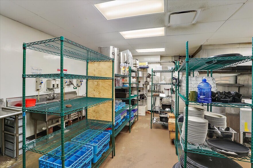 More Photos Of 15 Jackson Cir, Florence Restaurant For Sale