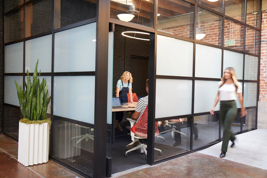 More Photos Of 2421 17th St, Sacramento Office Residential For Lease