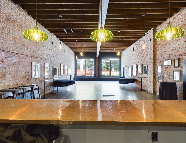 More Photos Of 220 6th St, Wallace Restaurant For Sale