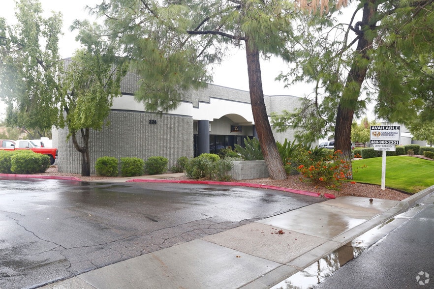 More Photos Of 224 E Chilton Dr, Chandler Warehouse For Lease