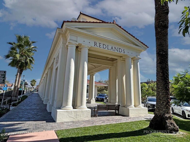More Photos Of 330 3rd St, Redlands Restaurant For Lease