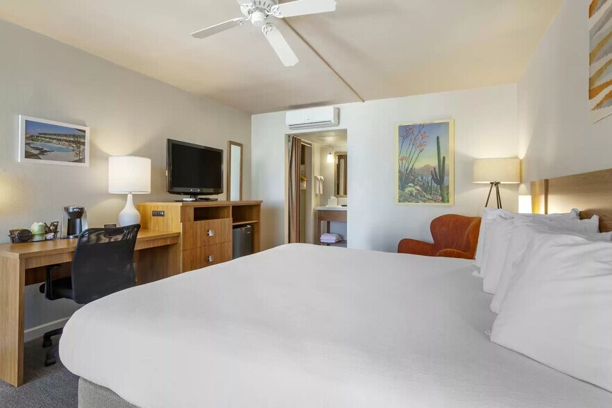 More Photos Of 7017 E McDowell Rd, Scottsdale Hotel For Sale