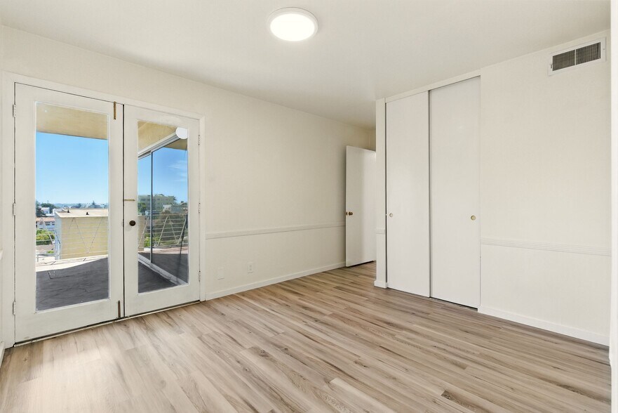 More Photos Of 498 Capital St, Oakland Apartments For Sale