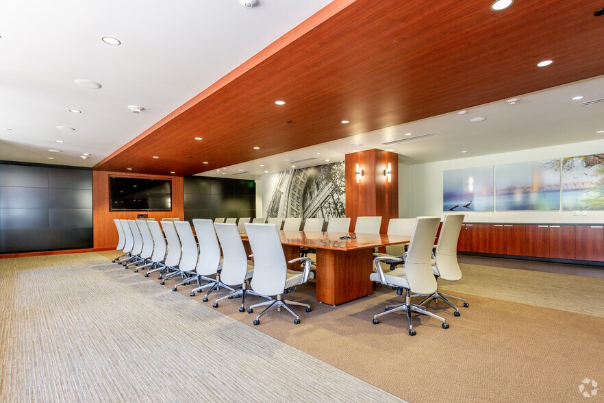 More Photos Of 555 Capitol Mall, Sacramento Office For Lease