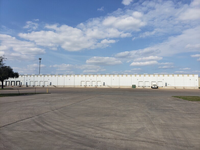 More Photos Of 3600 Formosa Ave, McAllen Distribution For Lease