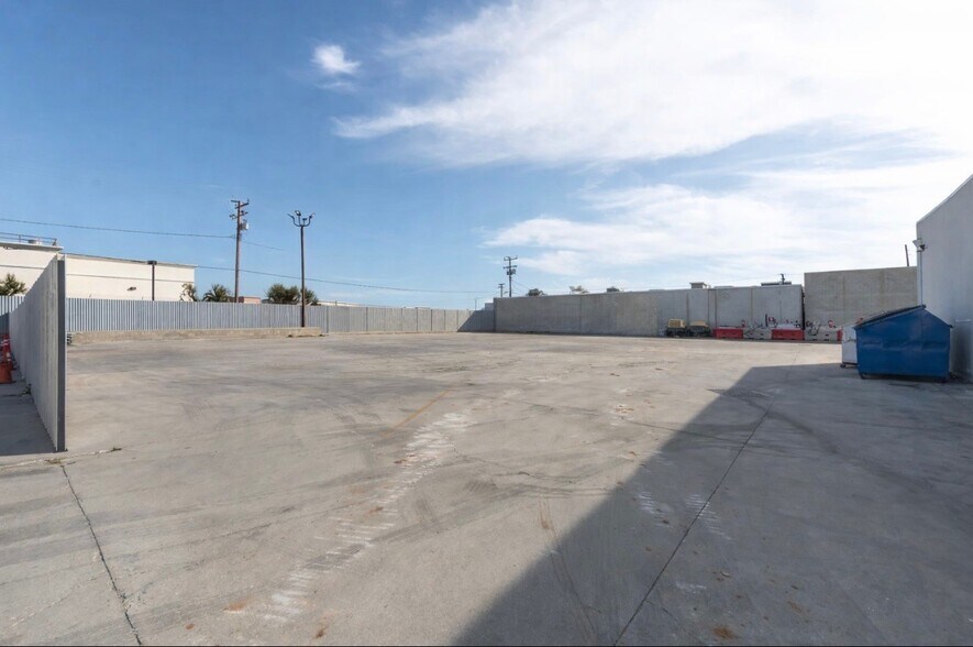 More Photos Of 15206 Grevillea Ave, Lawndale Warehouse For Lease