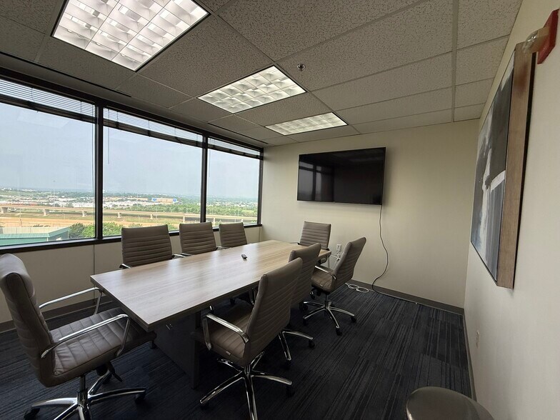 More Photos Of 4100 International Plz, Fort Worth Office For Lease