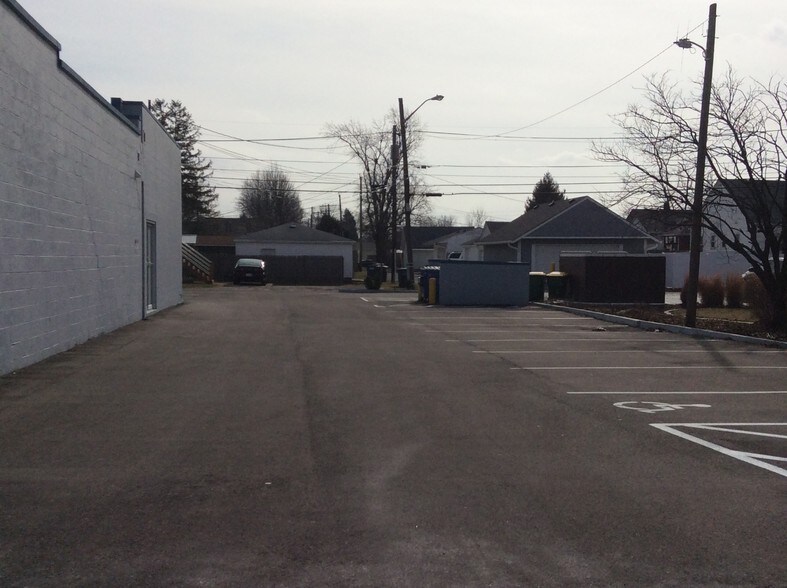 More Photos Of 707-709 Main St, Beech Grove Office For Sale