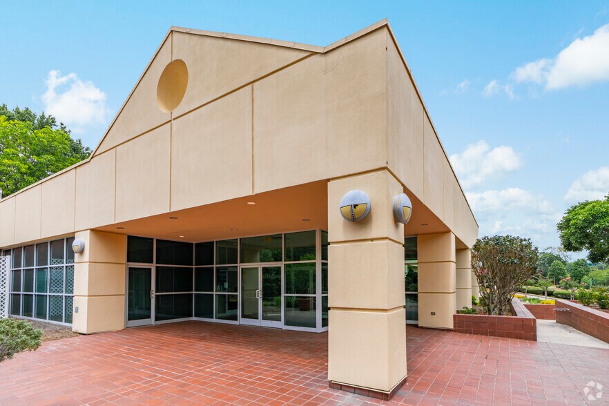 More Photos Of 308 E Centerview St, China Grove Office For Sale