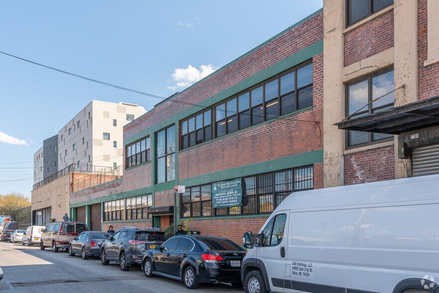 More Photos Of 18 Bay St, Brooklyn Light Manufacturing For Lease