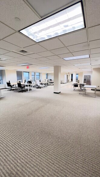 More Photos Of 7500 Greenway Center Dr, Greenbelt Office For Lease