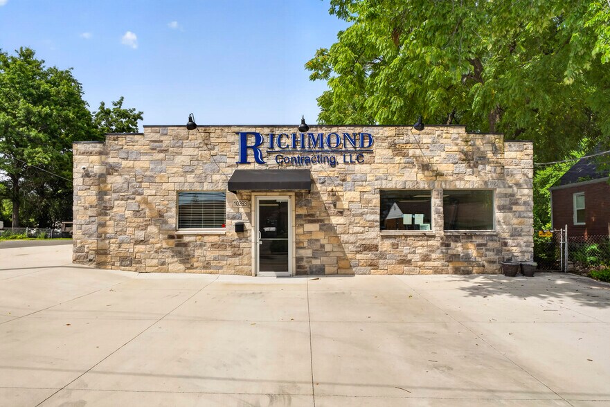 Primary Photo Of 10263 Lackland Rd, Overland Office For Lease