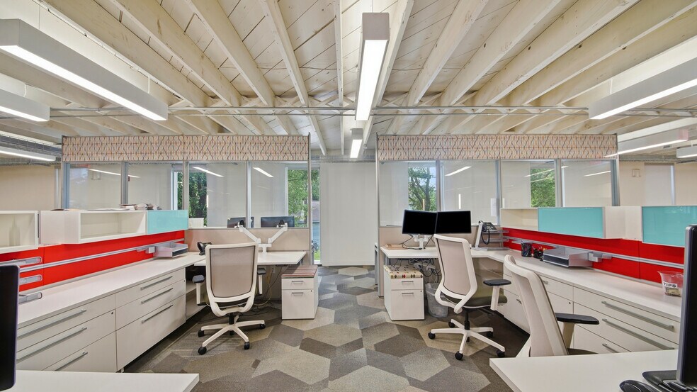 More Photos Of 2301 Caroline St, Houston Office For Sale