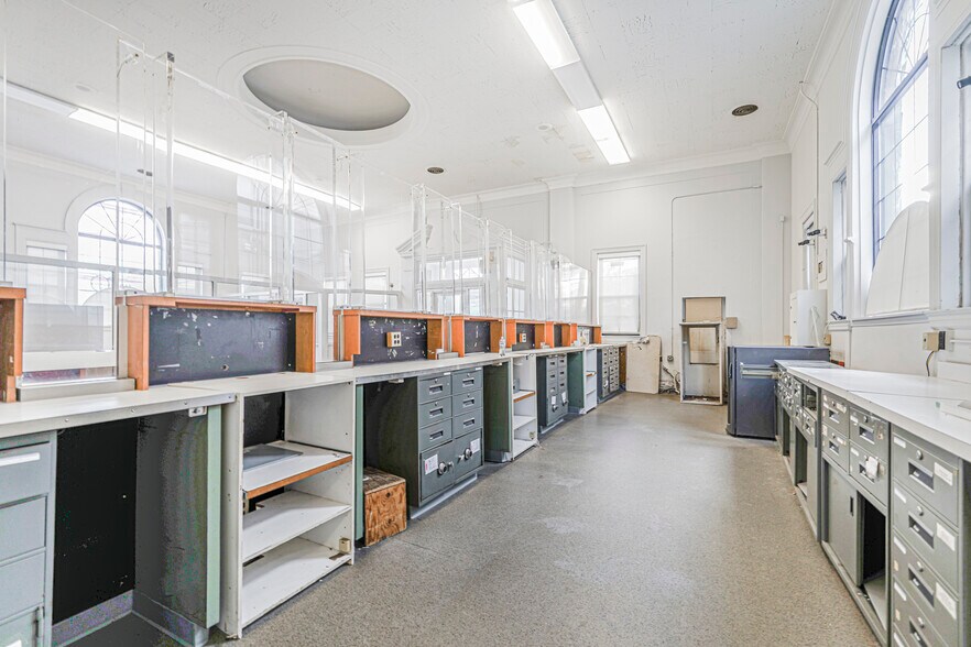 More Photos Of 257 New Dorp Ln, Staten Island Bank For Sale