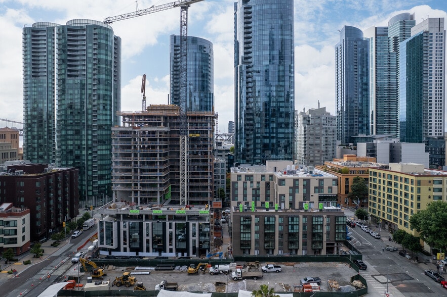 More Photos Of 200 Folsom St, San Francisco Apartments For Lease