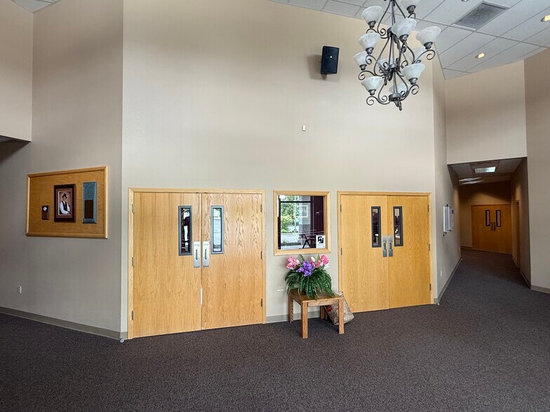 More Photos Of 220 S 42nd St, Springfield Specialty For Sale