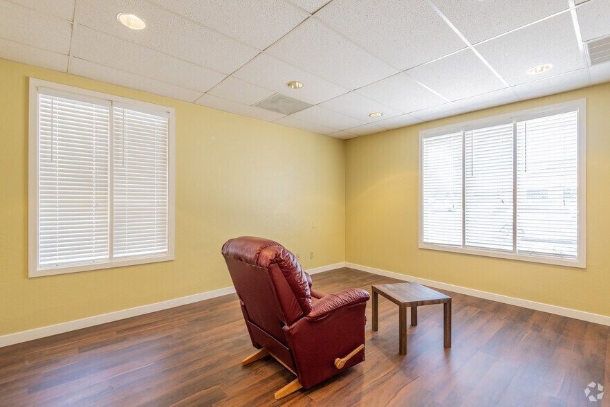 More Photos Of 9276 Greenback Ln, Orangevale Medical For Sale