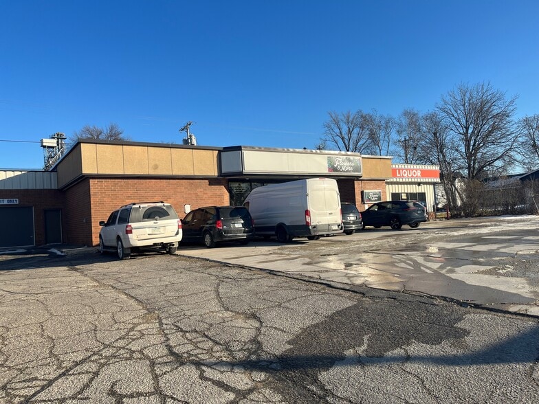 More Photos Of 302-306 Main St S, Stewartville Convenience Store For Sale