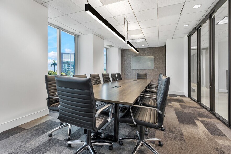 More Photos Of 3780 Kilroy Airport Way, Long Beach Coworking Space