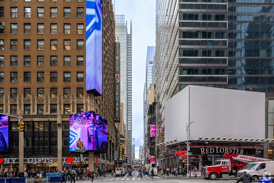 More Photos Of 9 Times Sq, New York Office For Lease