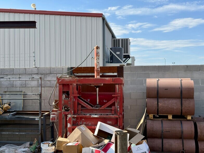 More Photos Of 3845 Rockbottom St, North Las Vegas Light Manufacturing For Lease