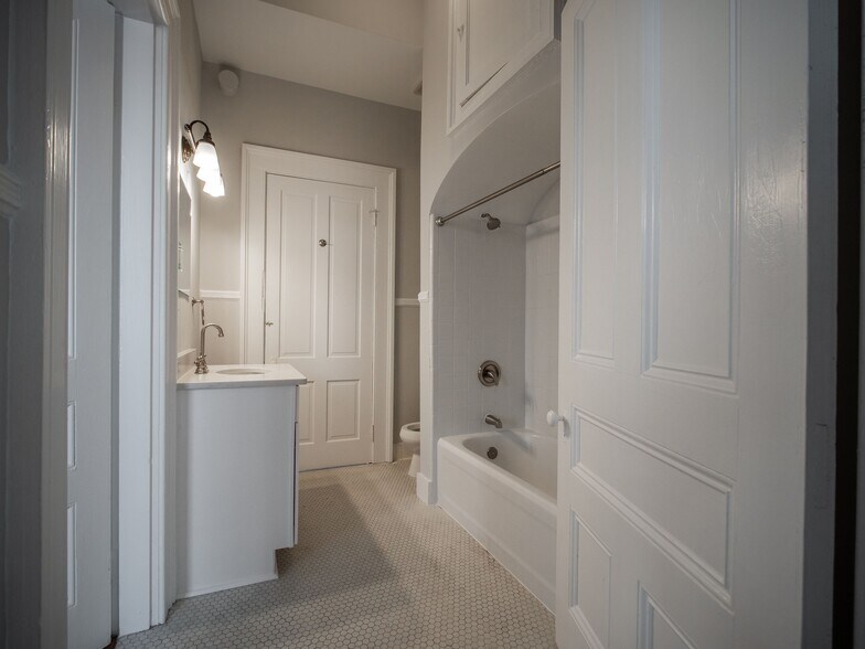 More Photos Of 112 Rutledge Ave, Charleston Office Residential For Sale
