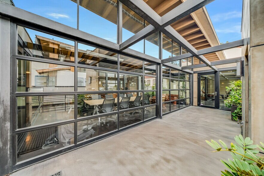 More Photos Of 345-349 3rd St, Laguna Beach Loft Creative Space For Sale