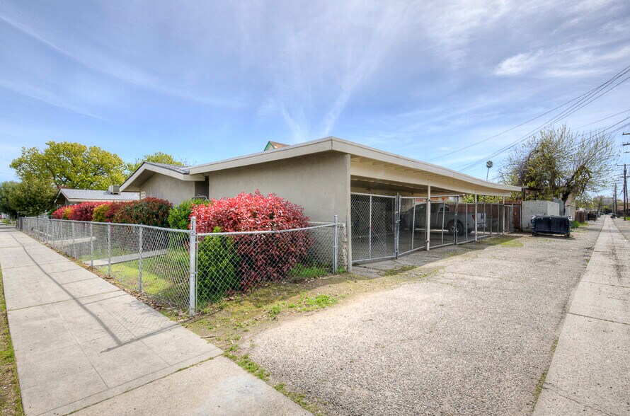 More Photos Of 289 N Calaveras St, Fresno Apartments For Sale