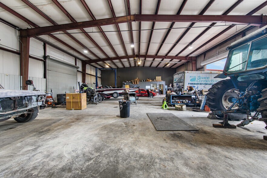 More Photos Of 660 New Hwy 68, Sweetwater Freestanding For Sale