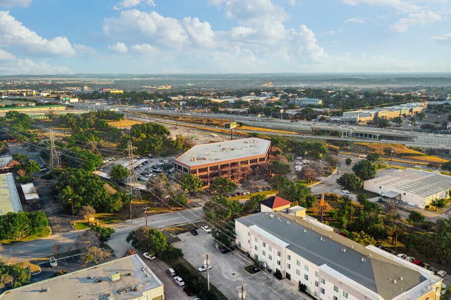 More Photos Of 11550 W IH-10, San Antonio Office For Lease