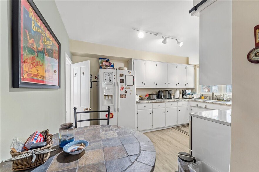 More Photos Of 517 Milwaukee St, Kewaunee General Retail For Sale