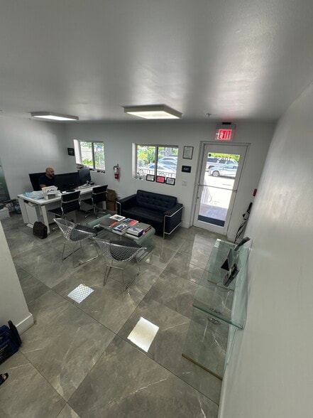 More Photos Of 10859 NW 21st St, Doral Warehouse For Lease