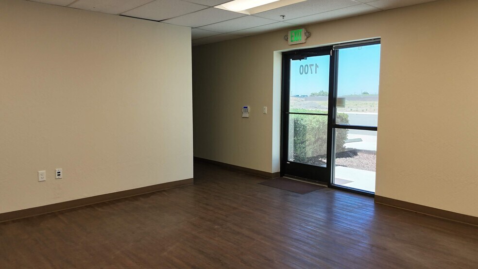 More Photos Of 1700 Olympic Dr, Turlock Warehouse For Lease