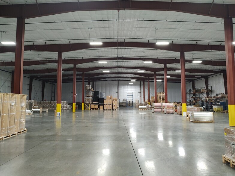 More Photos Of 207 Tracy Rd, Killingly Manufacturing For Lease