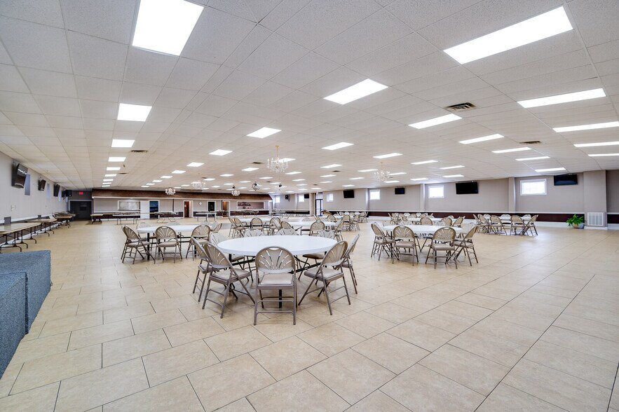 More Photos Of 6962 Coles Rd, Middletown General Retail For Sale