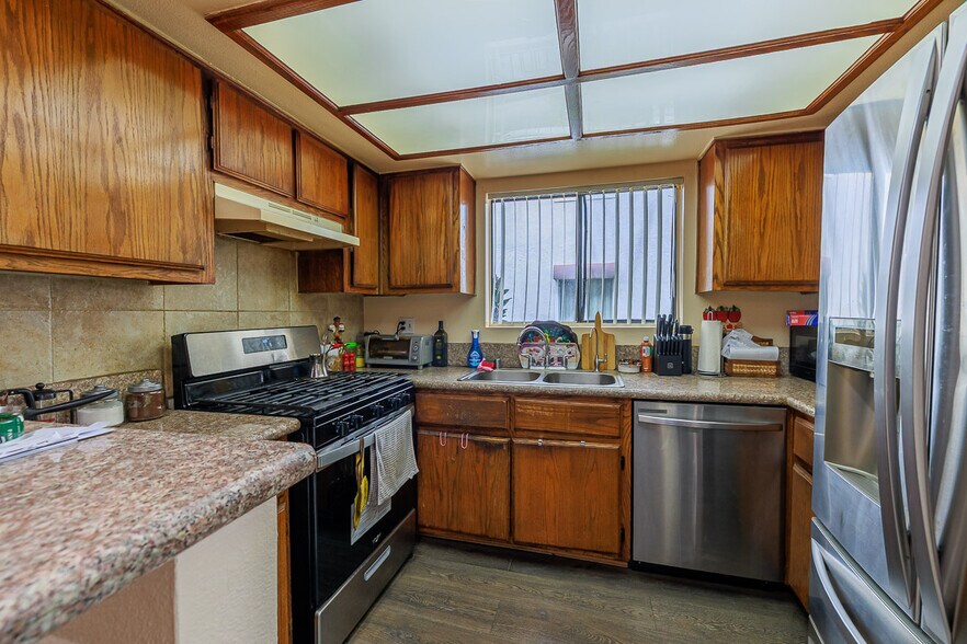 More Photos Of 904 E Lomita Ave, Glendale Apartments For Sale