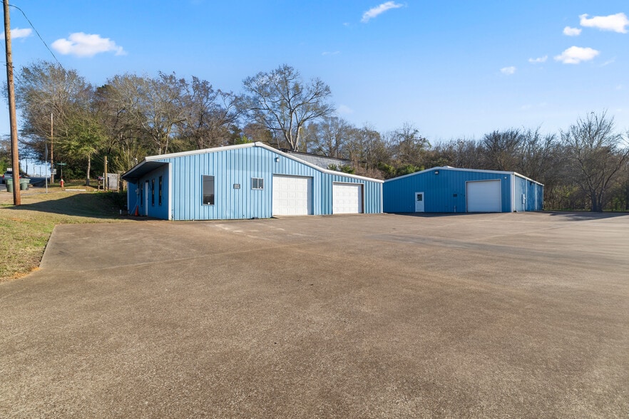 Primary Photo Of 1106 E Main St, Nacogdoches Warehouse For Sale
