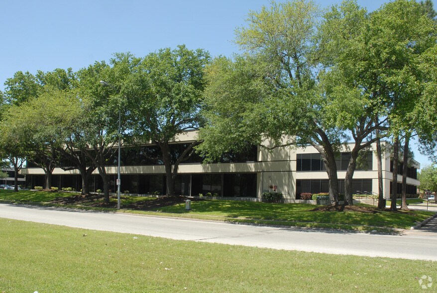 More Photos Of 2950 S Gessner Rd, Houston Office For Lease