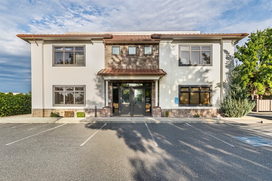 More Photos Of 817 Ohare Pky, Medford Loft Creative Space For Sale