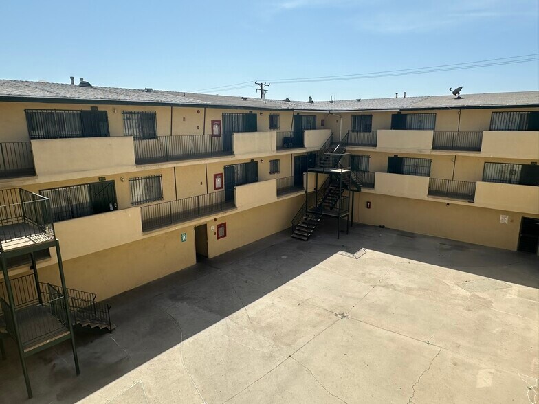 More Photos Of 3130 Euclid Ave, Lynwood Apartments For Sale