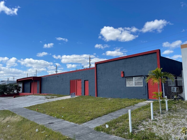 More Photos Of 5401 SW 25th Ct, West Park Warehouse For Sale