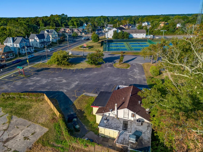 More Photos Of 111 Lakeside Dr, Tuckerton Light Distribution For Sale