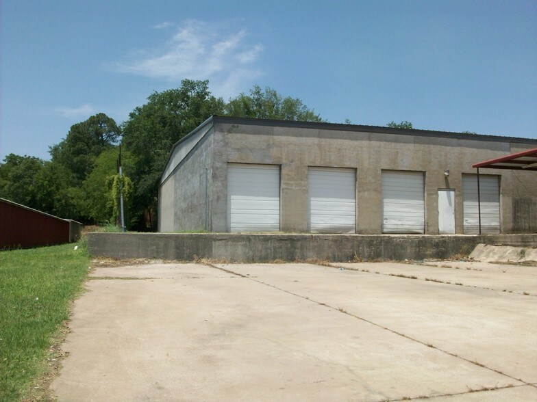More Photos Of 1202 W 1st St, Mount Pleasant Warehouse For Sale