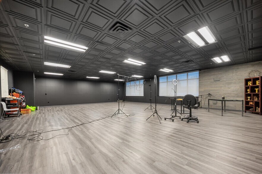 More Photos Of 3500 Federal Dr, Eagan Office For Sale